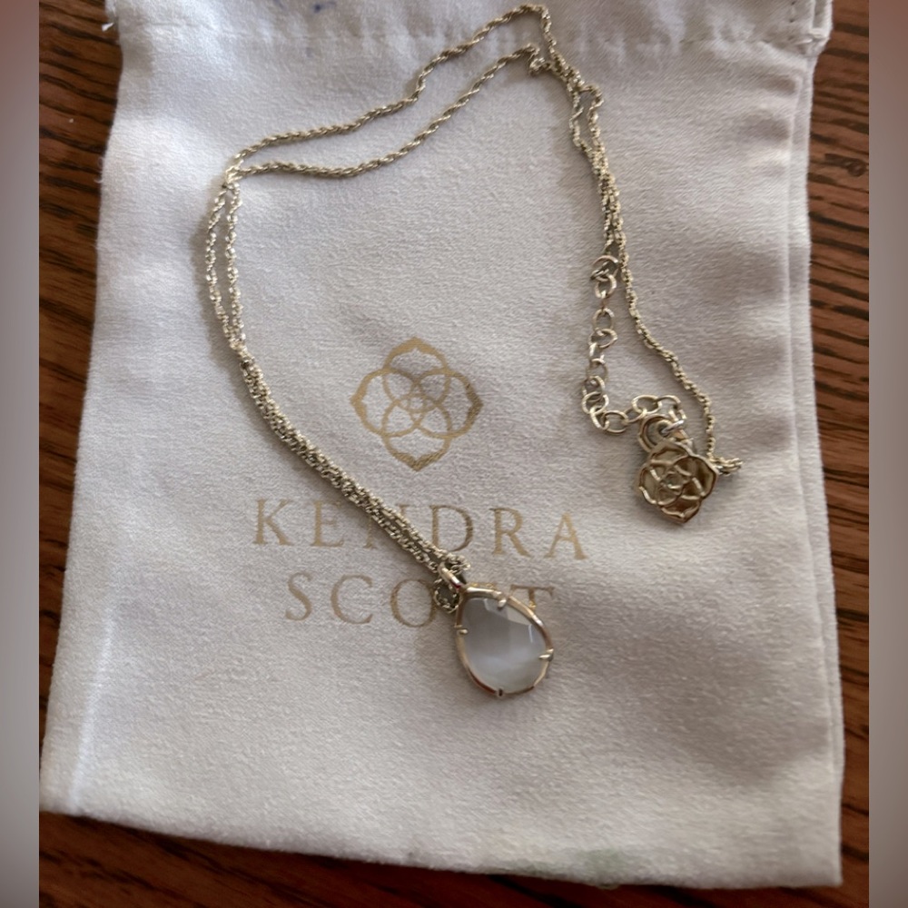 Beautiful Light Gray Teardrop Kendra Scott Neclace